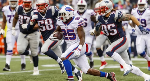 Bills get huge win on the road to keep their playoff hopes alive
