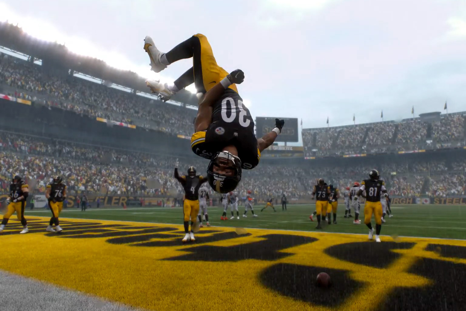 Pittsburgh Rolls to 10–0 Behind Rodgers, Warren, and Metcalf